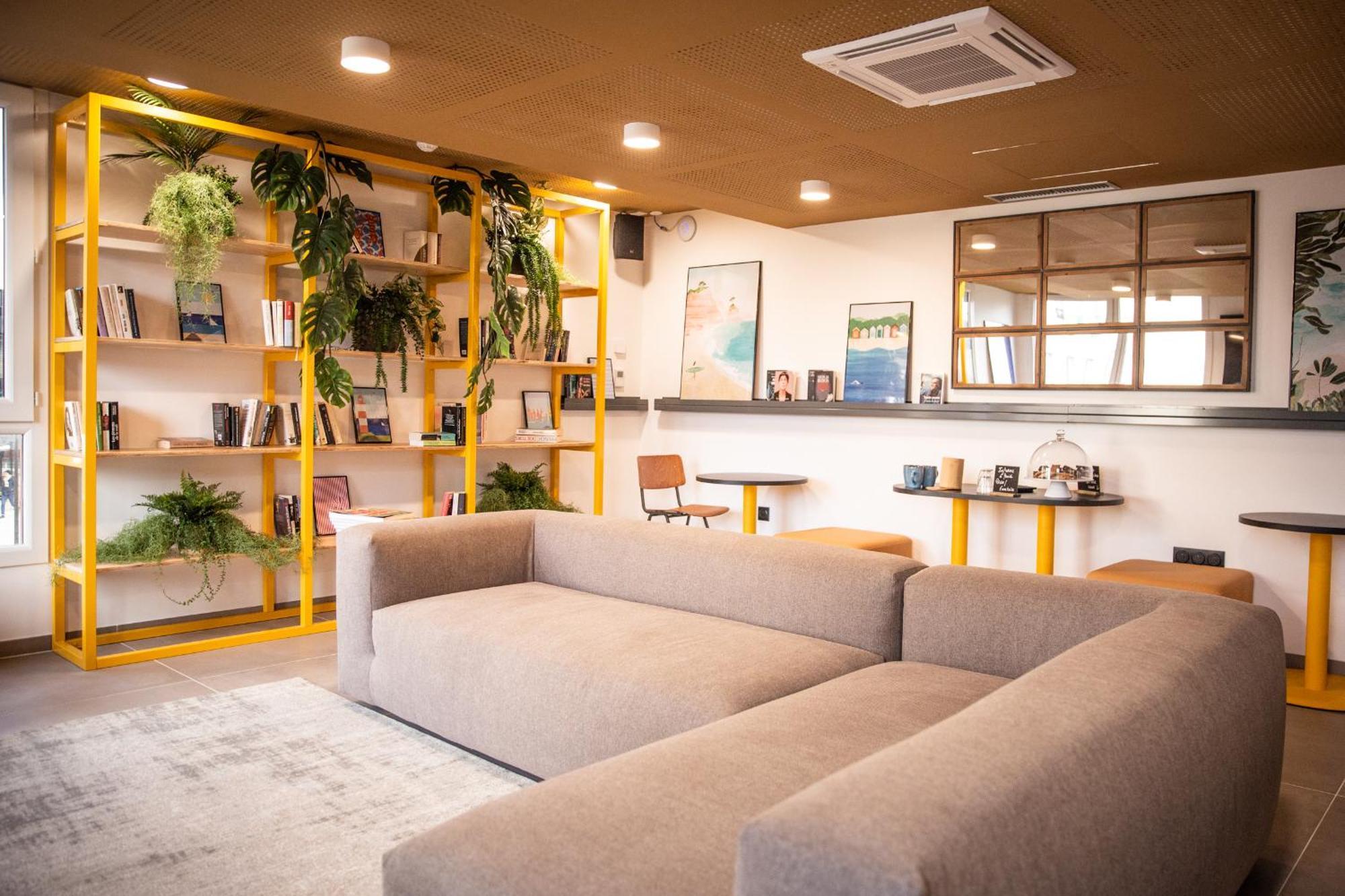 Jost Hostel Le Havre Centre Gare Exteriör bild